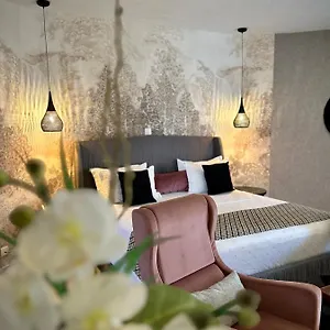 The Palms Luxury Boutique Bed & Breakfast